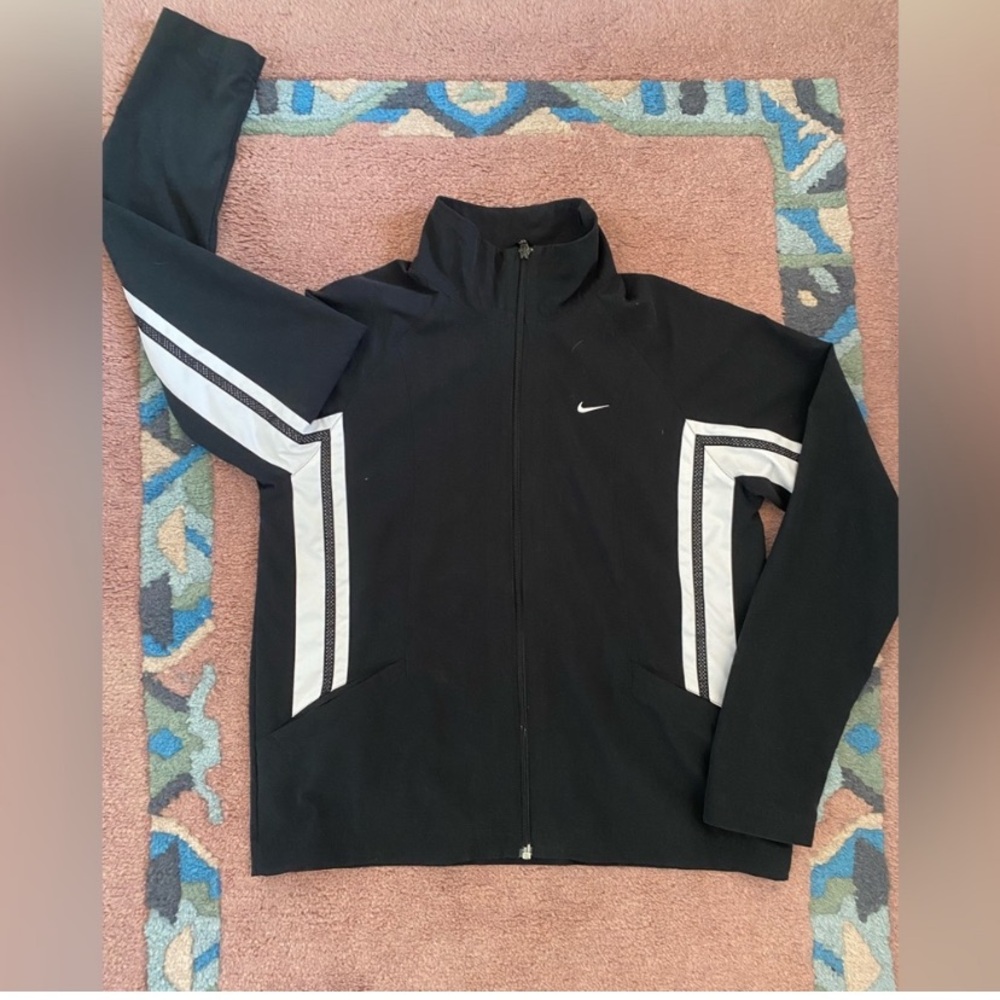 Nike Black Spring Jacket - Picture 2 of 4